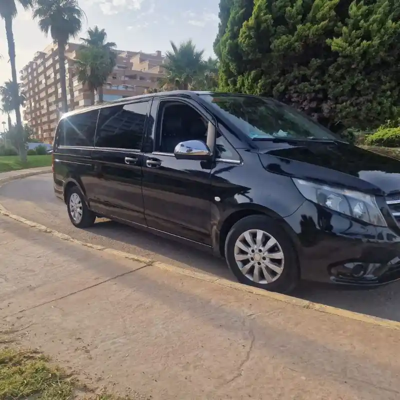 جولة معالم برشلونة مع سائق عربي